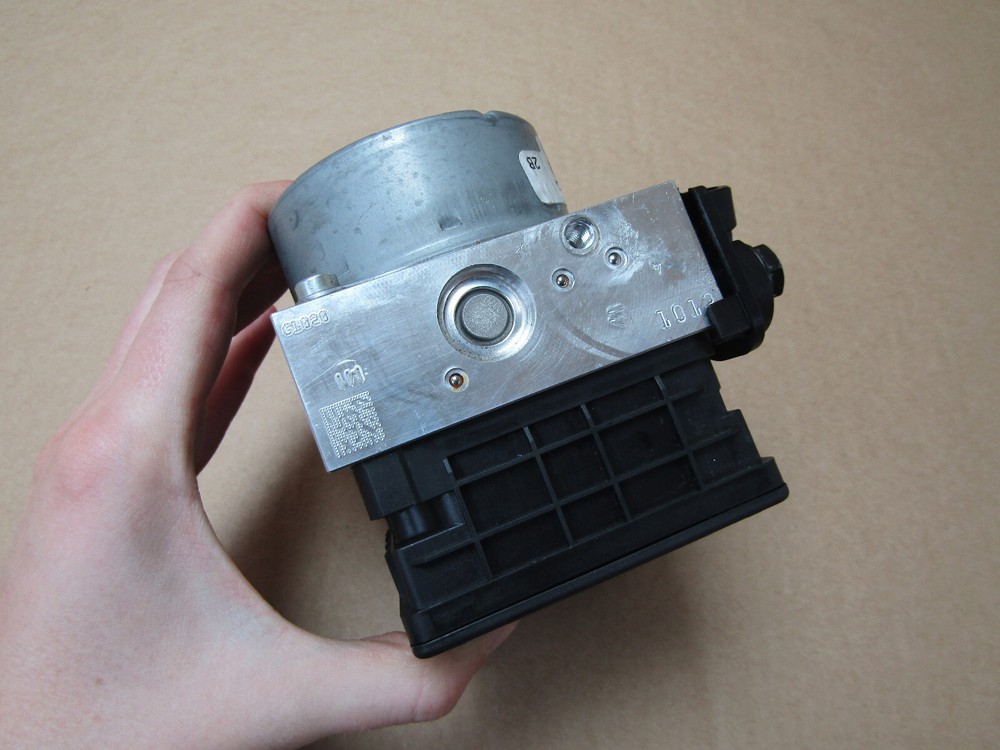 Triumph Speed Triple 1200 RS 2023 ABS pump control unit module (14078)