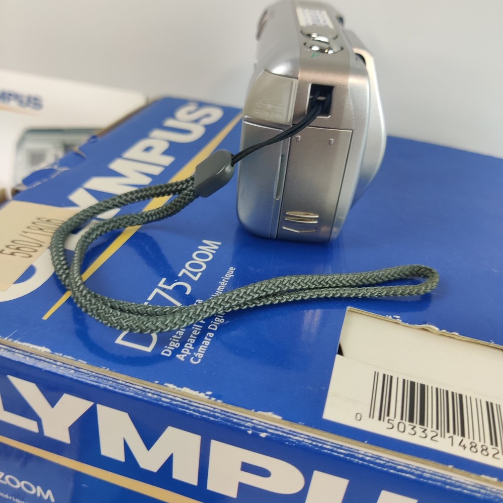 Olympus D-575 Compact Digital Camera Silver Tested Boxed plus memory card