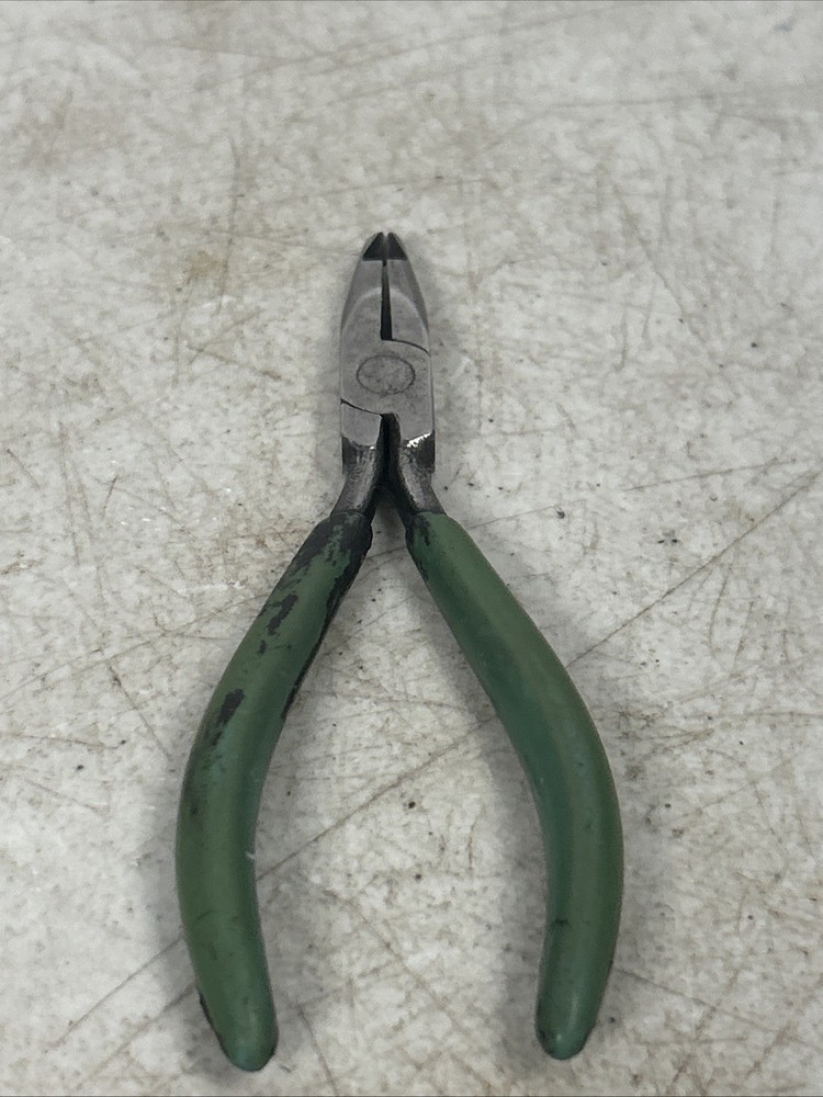 Xcelite 730g Narrow Diagonal Cutters, Electronics