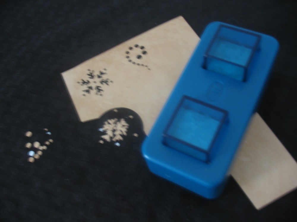 Creative Memories Snow Maker Paper Punch pre-owned