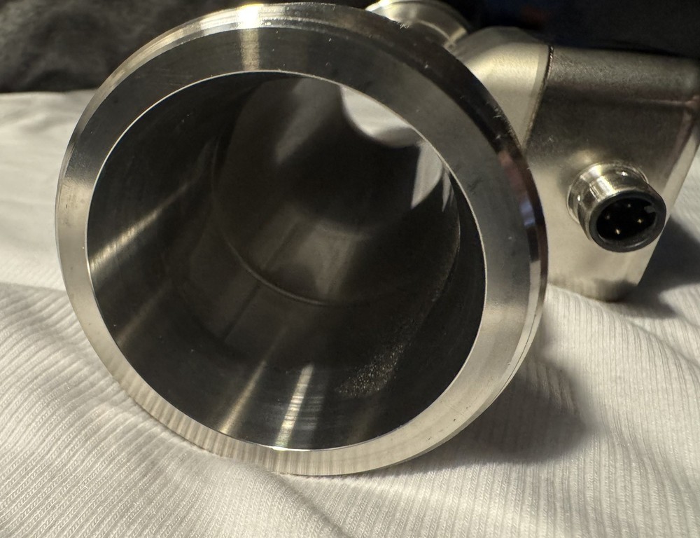 IFM SU2021 Flow Meter