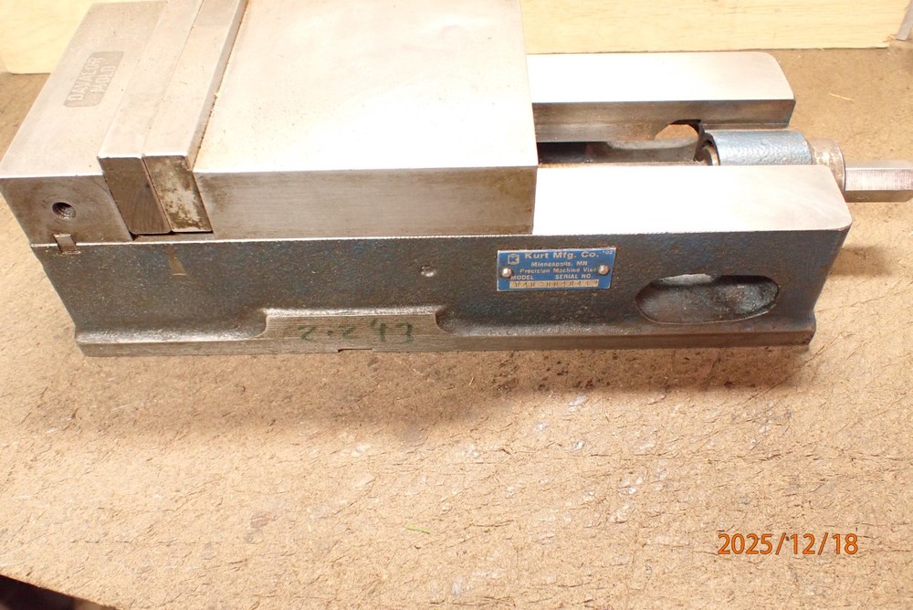 KURT D40 MILLING MILL MACHINE VISE