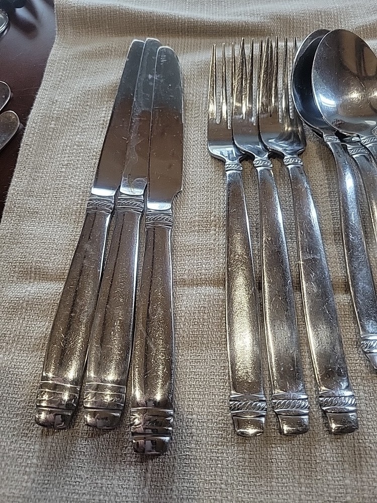 16 Pieces International Silver Vidal