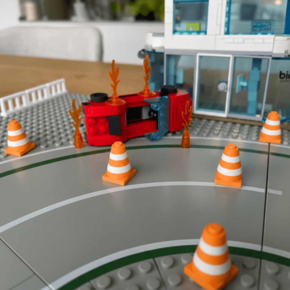 Miniature Traffic Cones 5 Pack - Lego Compatible 3D Printed