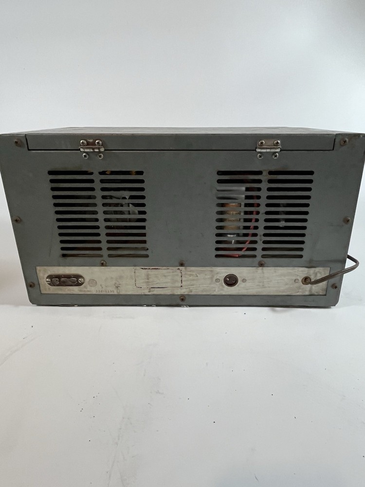 National Radio Model NC 33