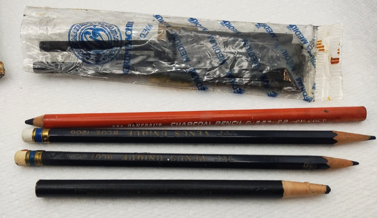 Paint & Brush Artist Lot Oil Grumbacher Pastels Charcoal Winton Fine Hog Vintage