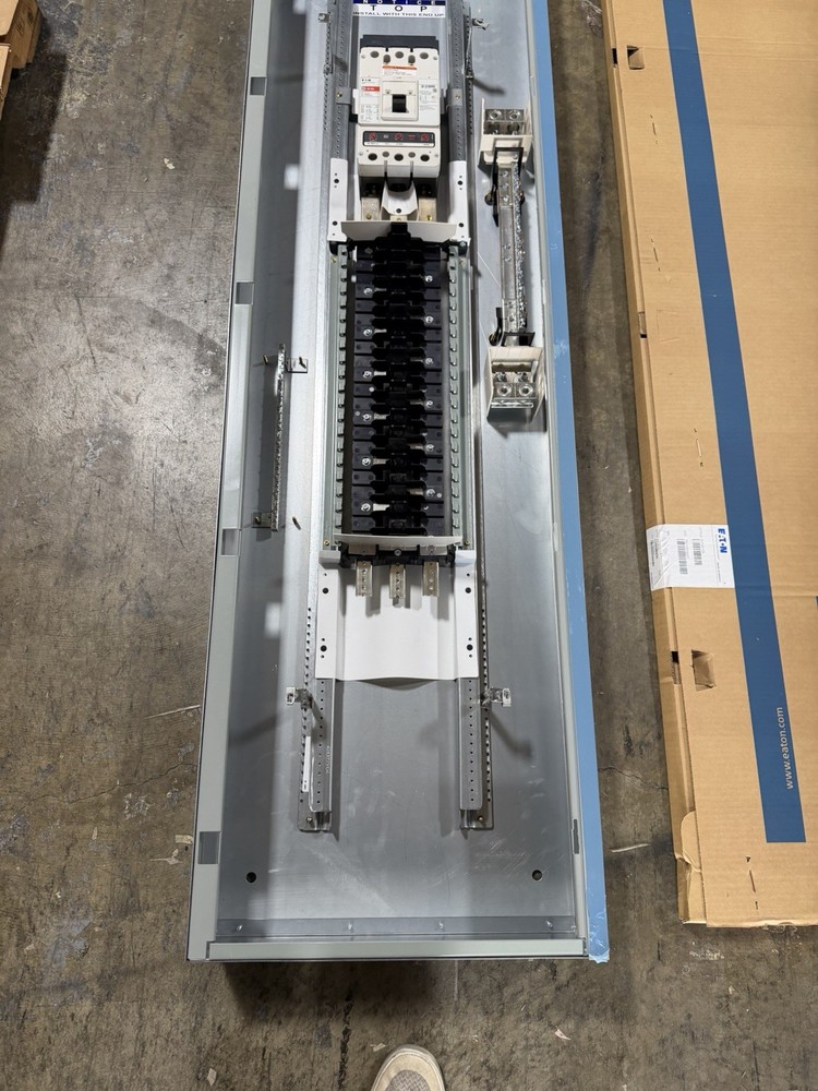 1-250 AMP 480V MAIN BREAKER PANELBOARD 42 SPACE 3PHASE 4WIRE COMPLETE PANEL