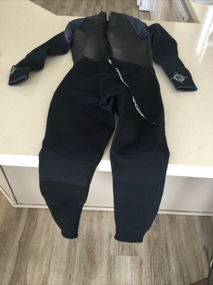 Henderson Wet Suit. 32mm Thickness. Black