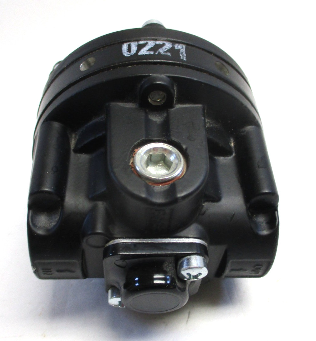 FAIRCHILD , 20822 , PNEUMATIC PRECISION VLOUME BOOSTER, 1/4" FNPT , SURPLUS