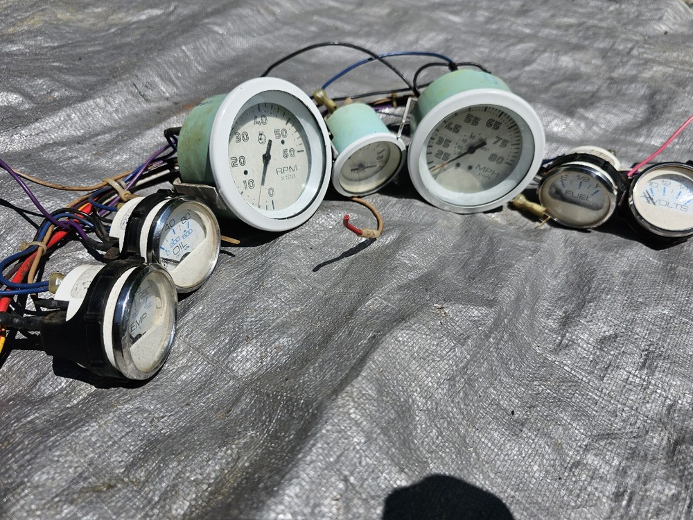 1993 GW Invader BRAVO gauges