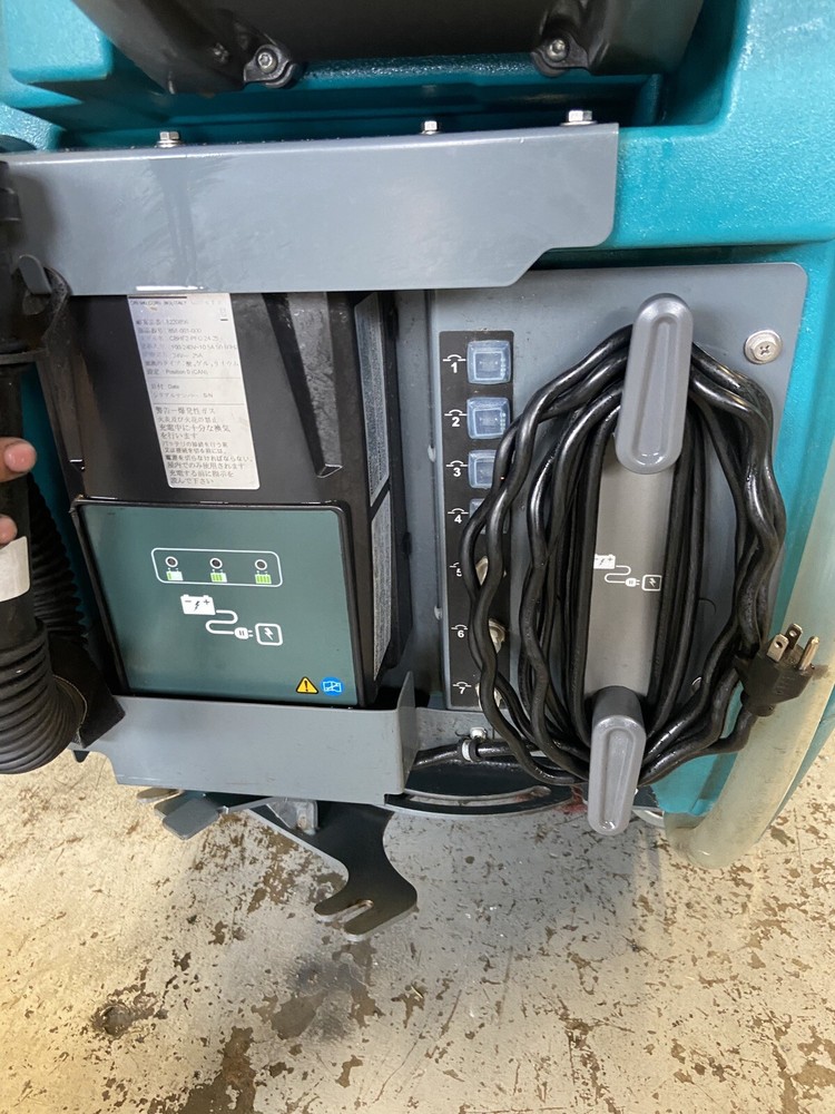 Tennant T500e 32" Disk Floor Scrubber
