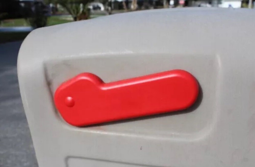 Step2  Mailbox Mailmaster Plastic FLAG Replacement - New - FAST SHIPPING