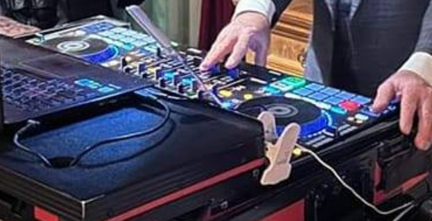 Denon MCX8000 DJ Controller