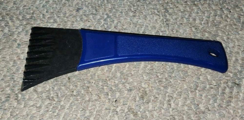Winter WIndow Ice Scraper Heavy Duty Plastic Blue