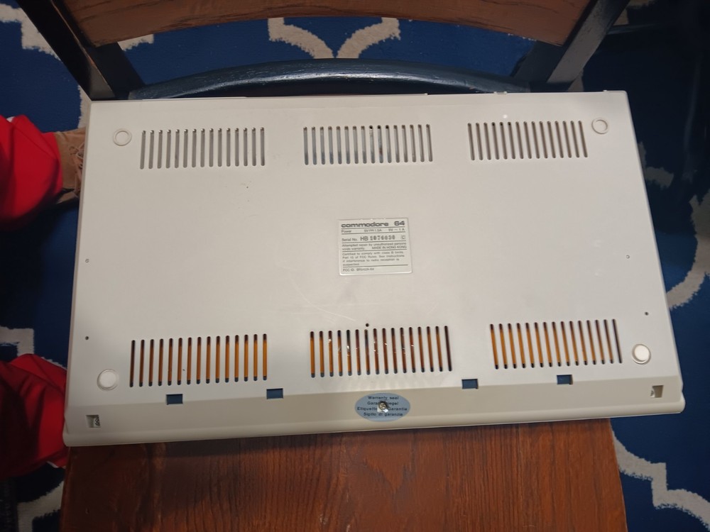 CLEANED, TESTED, WORKING Commodore 64C.