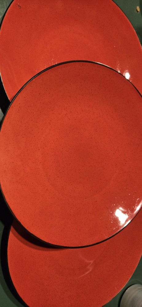 Essence Eclipse Core 10.25" Dinner Plate Red & Black Microwave Dishwasher Safe