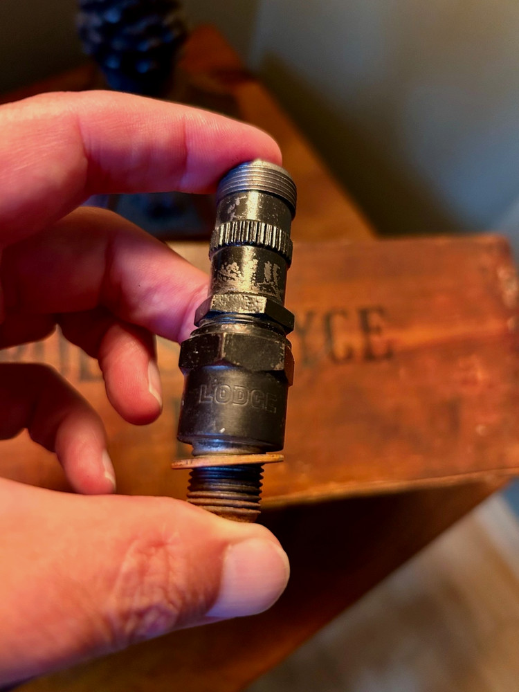 ROLLS ROYCE MERLIN ENGINE WWII P-51 MUSTANG SPARK PLUG V-1650