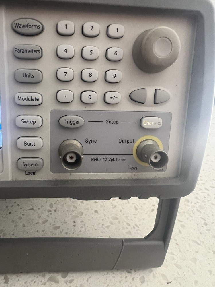 AGILENT KEYSIGHT 33500B TRUEFORM WAVEFORM GENERATOR