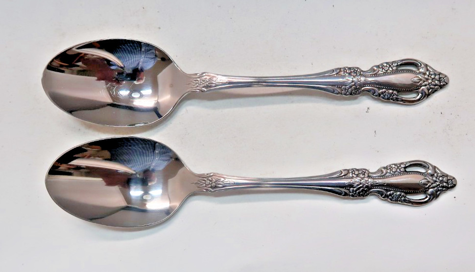 Oneida Deluxe Stainless Raphael 2 Teaspoons 6"