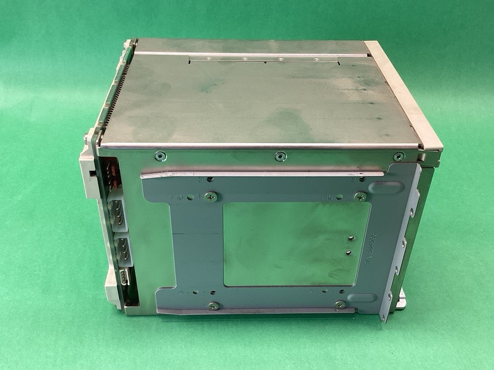 Intel ? Internal Hot Swap 5 SCSI Drive Bays & RAID ? Controller Card - UNTESTED