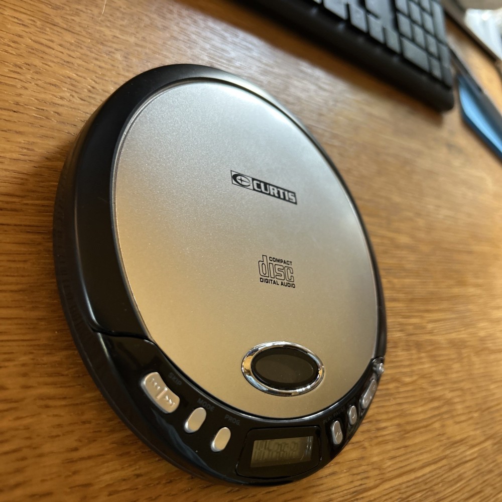 Curtis Personal Portable CD Player Model CD145 (Discman) Silver Tested & Working