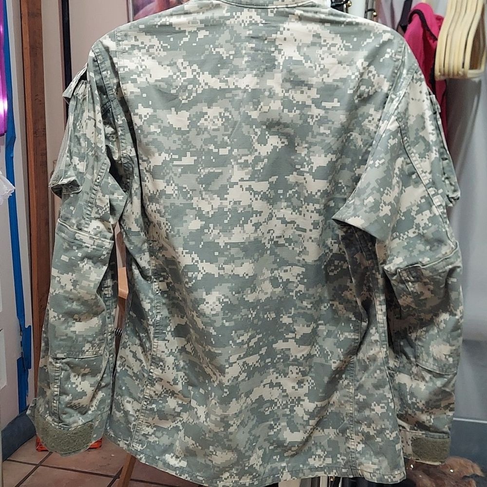 Army Combat Uniform ACU size small regular invM361