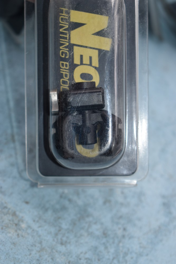 nos NeoPod bipod center section cant lock replacemant