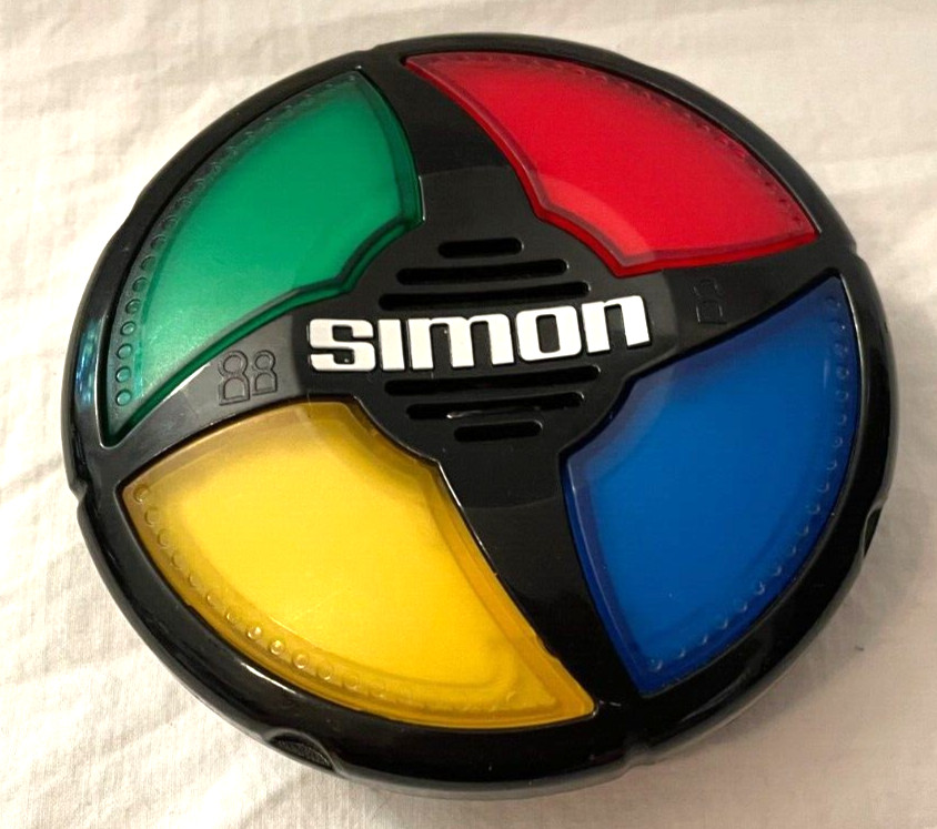 Hasbro Handheld Electronic Simon Game 2015 Tested & Works