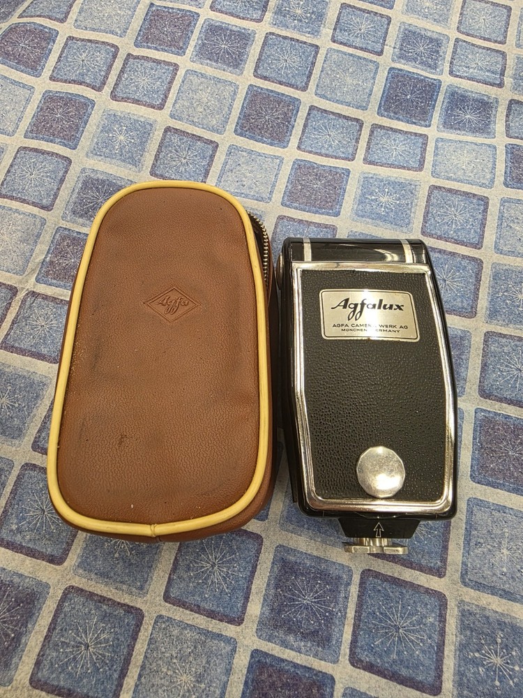 Agfa Agfalux Folding Flash Unit with Case Vintage