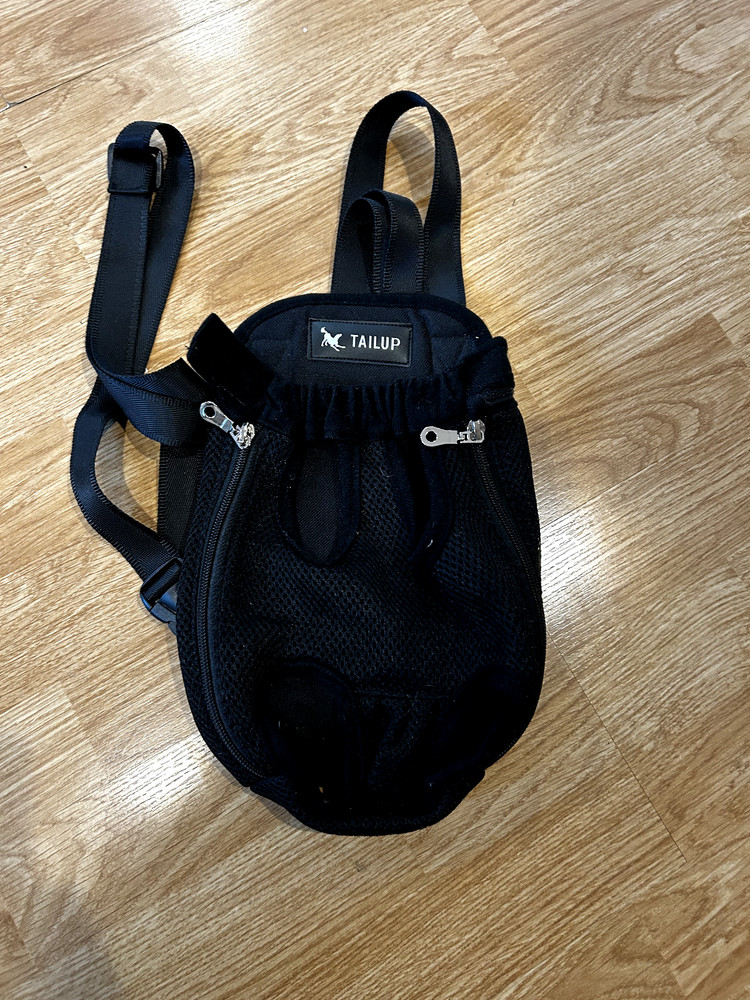 Tailup small pet backpck, dog carrier, mesh
