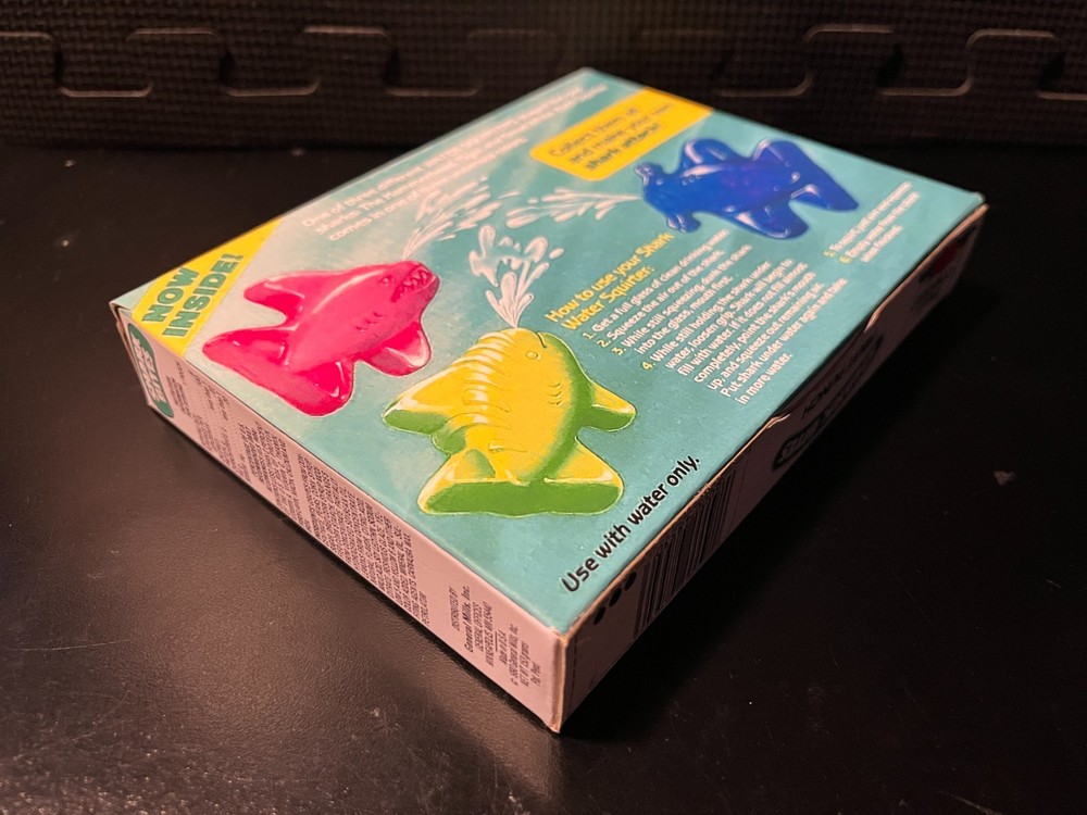 1990 Shark Bites Fruit Snacks (red squirter) - Replacement novelty display box