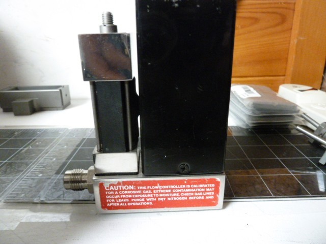 UNIT INSTRUMENTS UFC-1020 GAS FLOW CONTROLLER Sih4