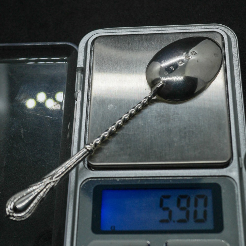 Antique Solid Sterling Silver Teaspoon. 6g. William Davenport.