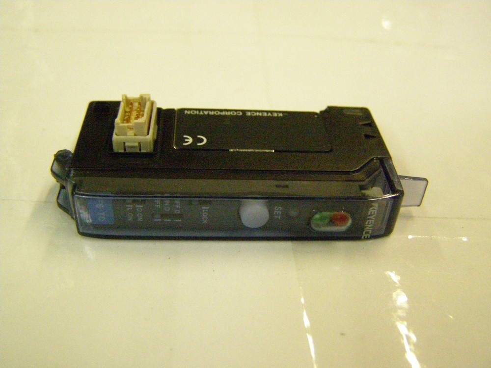 Keyence FS-TO Fiber Optic Sensor Amplifier