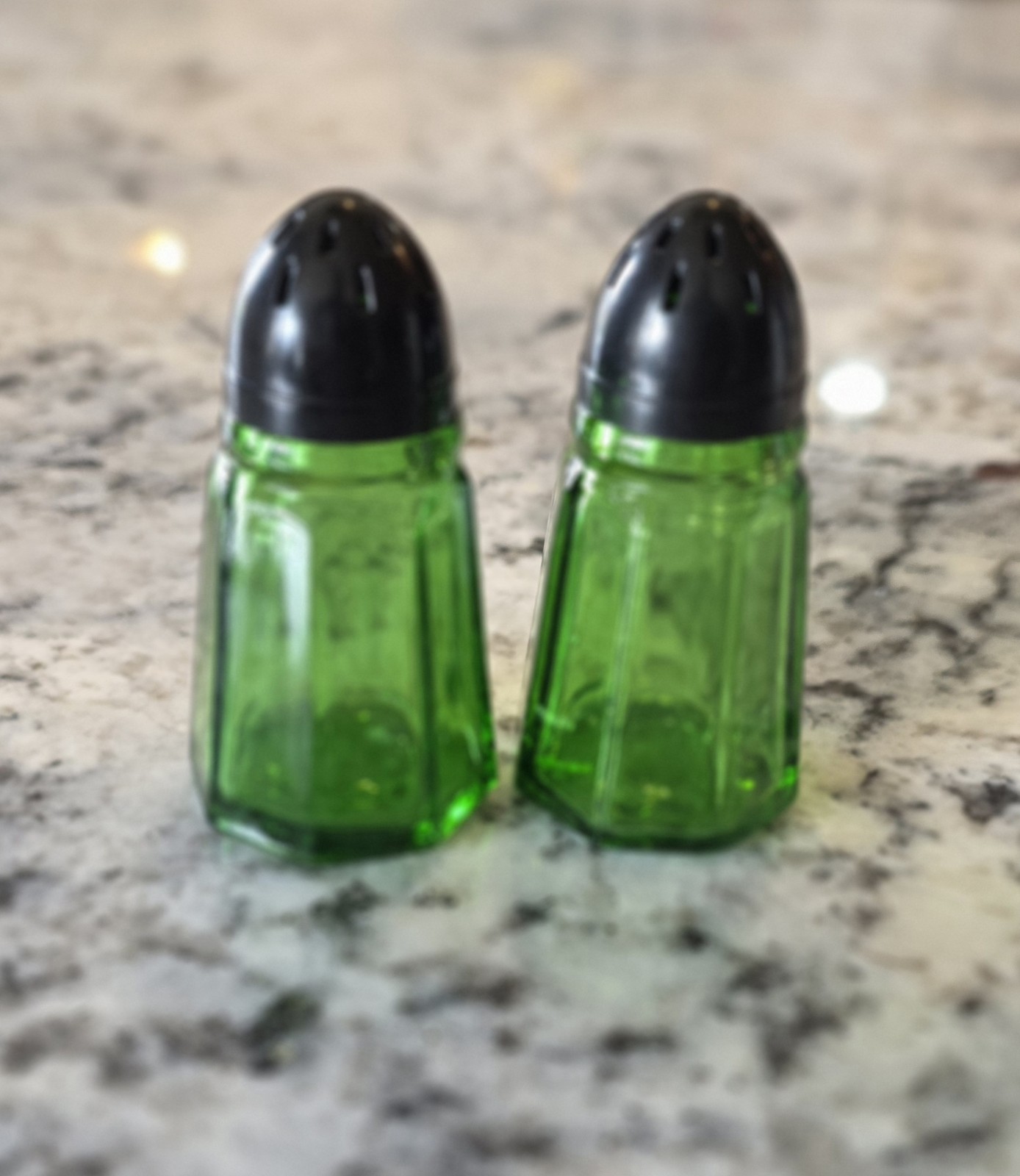 Vintage Owens Illinois Faceted Green Depression Glass Salt & Pepper Shakers With
