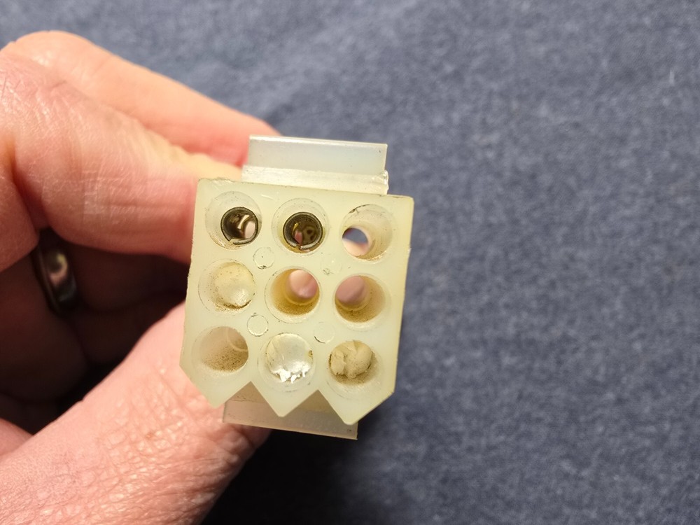 Heathkit SB-401 Transmitter Part - Accessory Socket (Part 432-71)