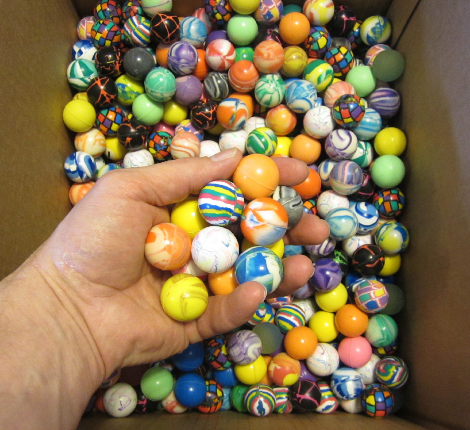 15 ASSORTED RUBBER SUPER HIGH BOUNCE BALLS 27MM 1" HI BOUNCY SUPERBALL CAT TOY