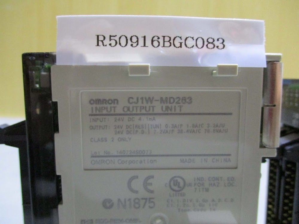 OMRON CJ1W-MD263 PLC Mixed I/O Module (2 Units) USED