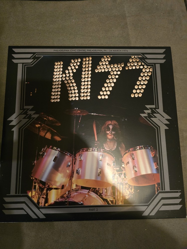 Kiss Alive! Tour 1976 Concert Memorabilia Box Set Records Photos Posters