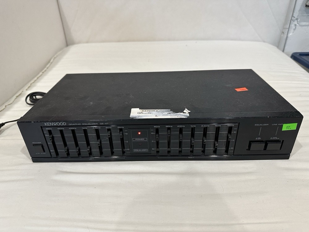 Kenwood Graphic Equalizer GE-47 POWERS ON