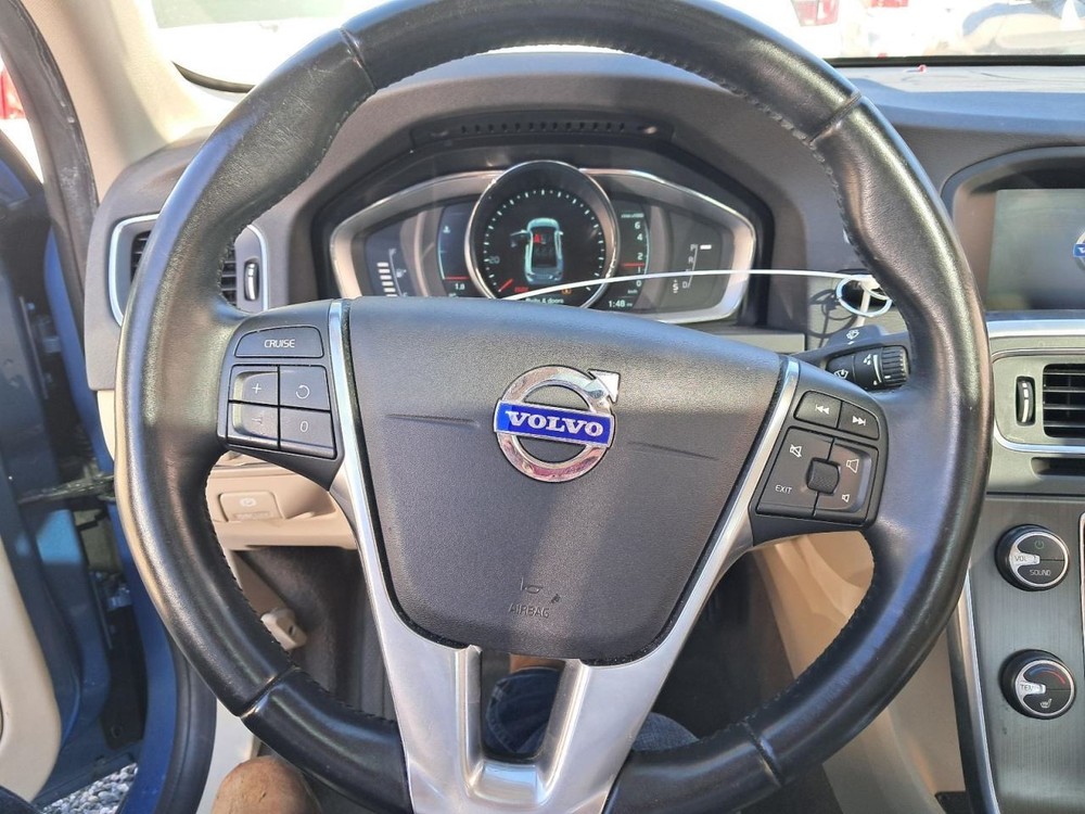 S60 2014 Glove Box 4848861