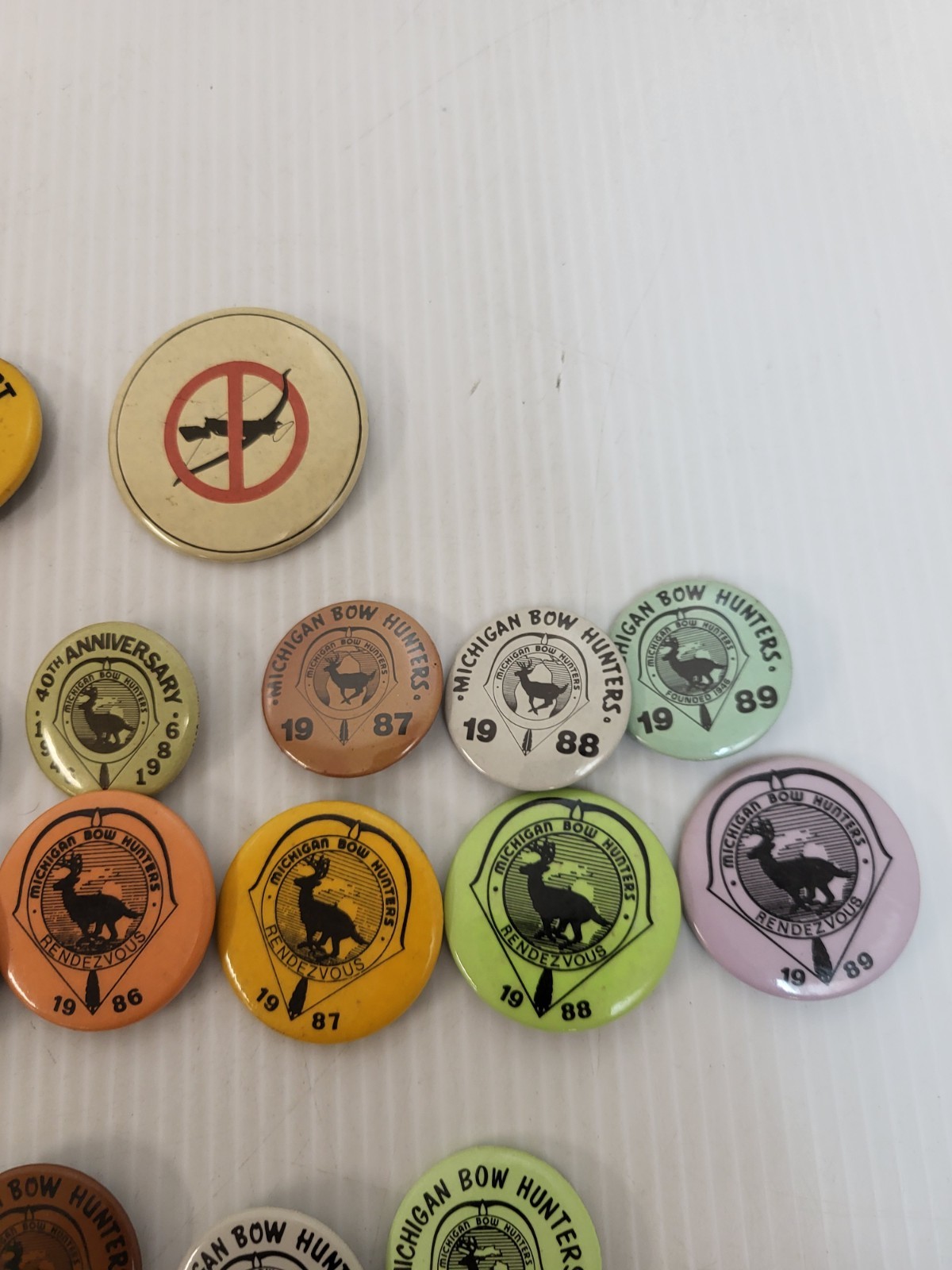 Group Of 25 Michigan Bow Hunters Buttons 80s And 90s
