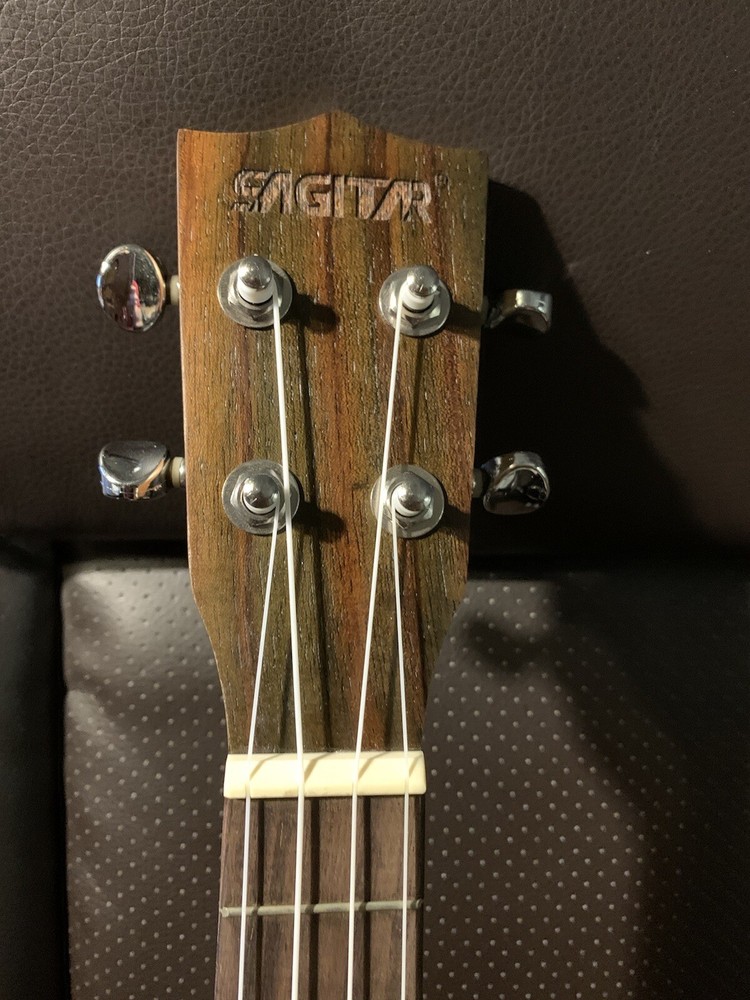 Sagitar ukulele Solid Wood