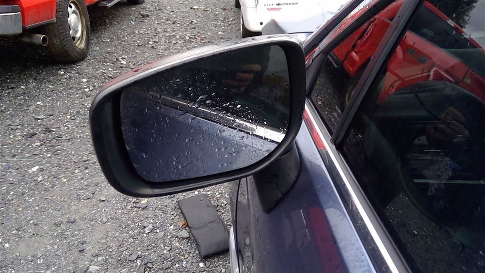 LEGACY 2018 Glove Box 2047862