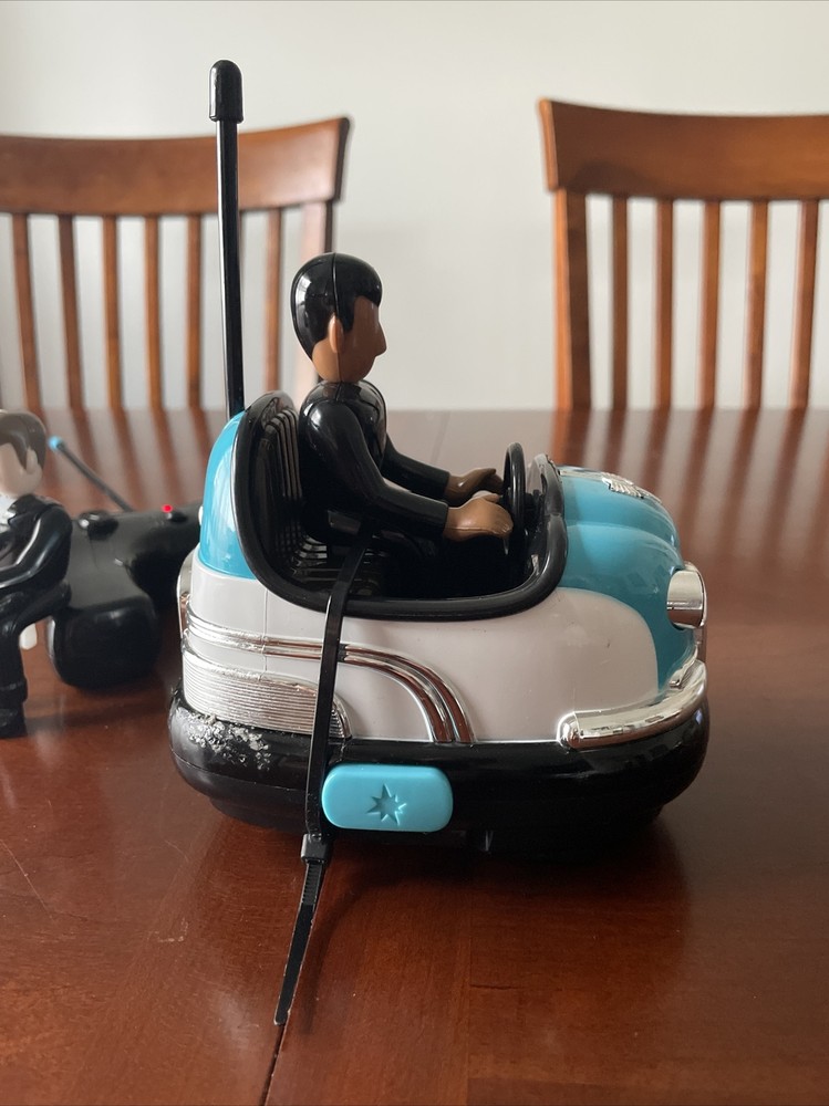 FAO Schwarz Remote Controlled Bumper Car RC Blue single controller & Red Driver