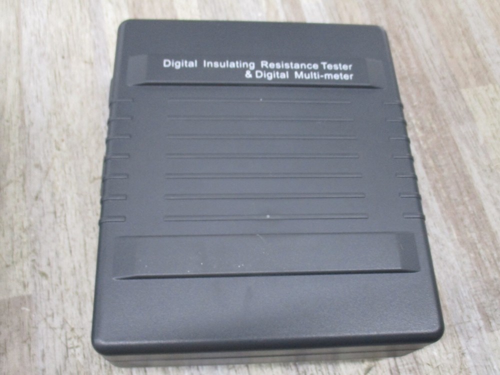 Sinometer BM3549 Digital Multimeter & Insulation Tester 2500V 40 GOhm