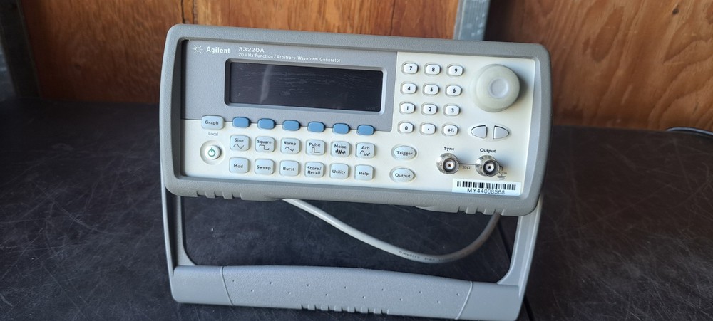 Agilent Keysight 33220A 20MHz Function Waveform Generator