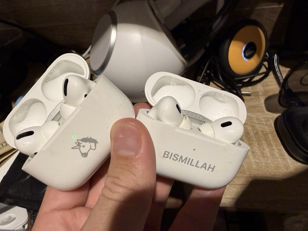 Airpods Pro 1 and 2