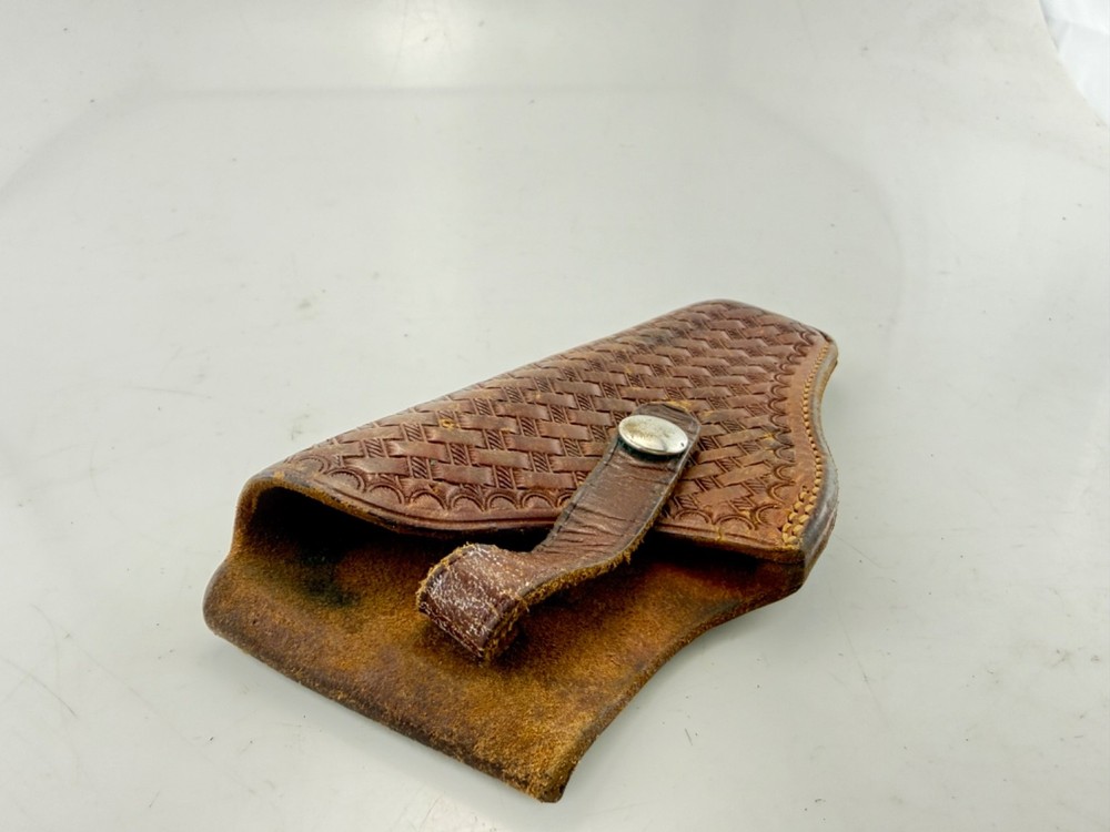 VINTAGE TOOLED LEATHER HOLSTER 32