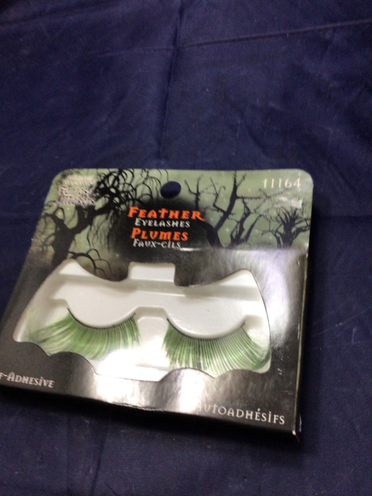 FANTASY MAKERS ~ Wet n Wild ~ 1164 Featherb~ False EYELASHES ~